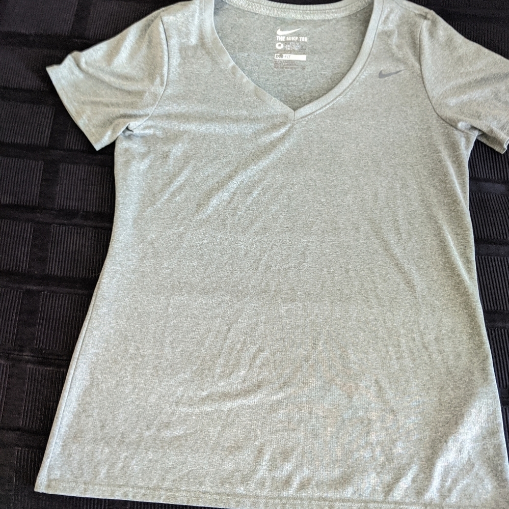 Nike Wmns Dry fit shirt Small